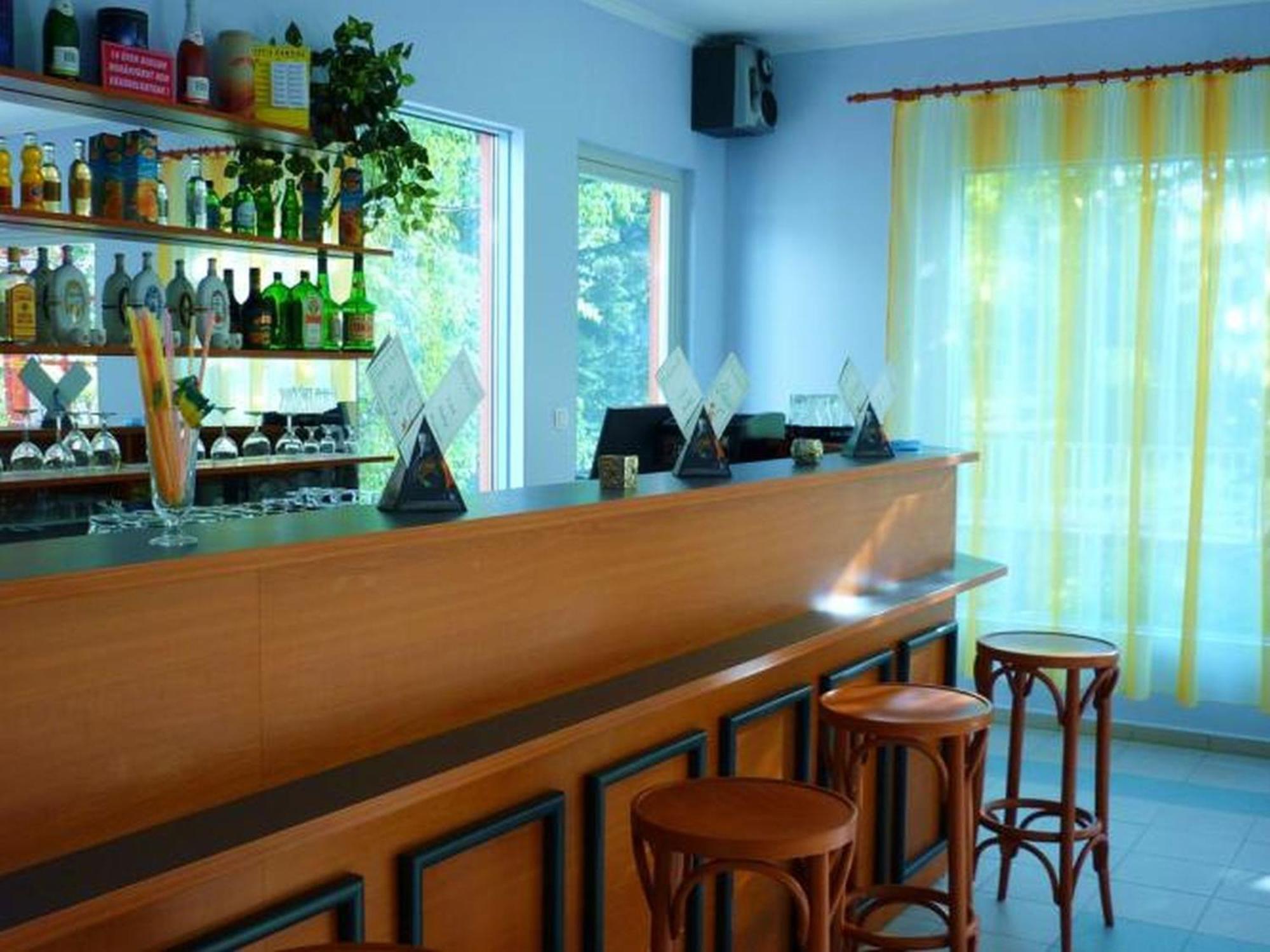 Pergola Panzio Hotel Balatonfoldvar Luaran gambar