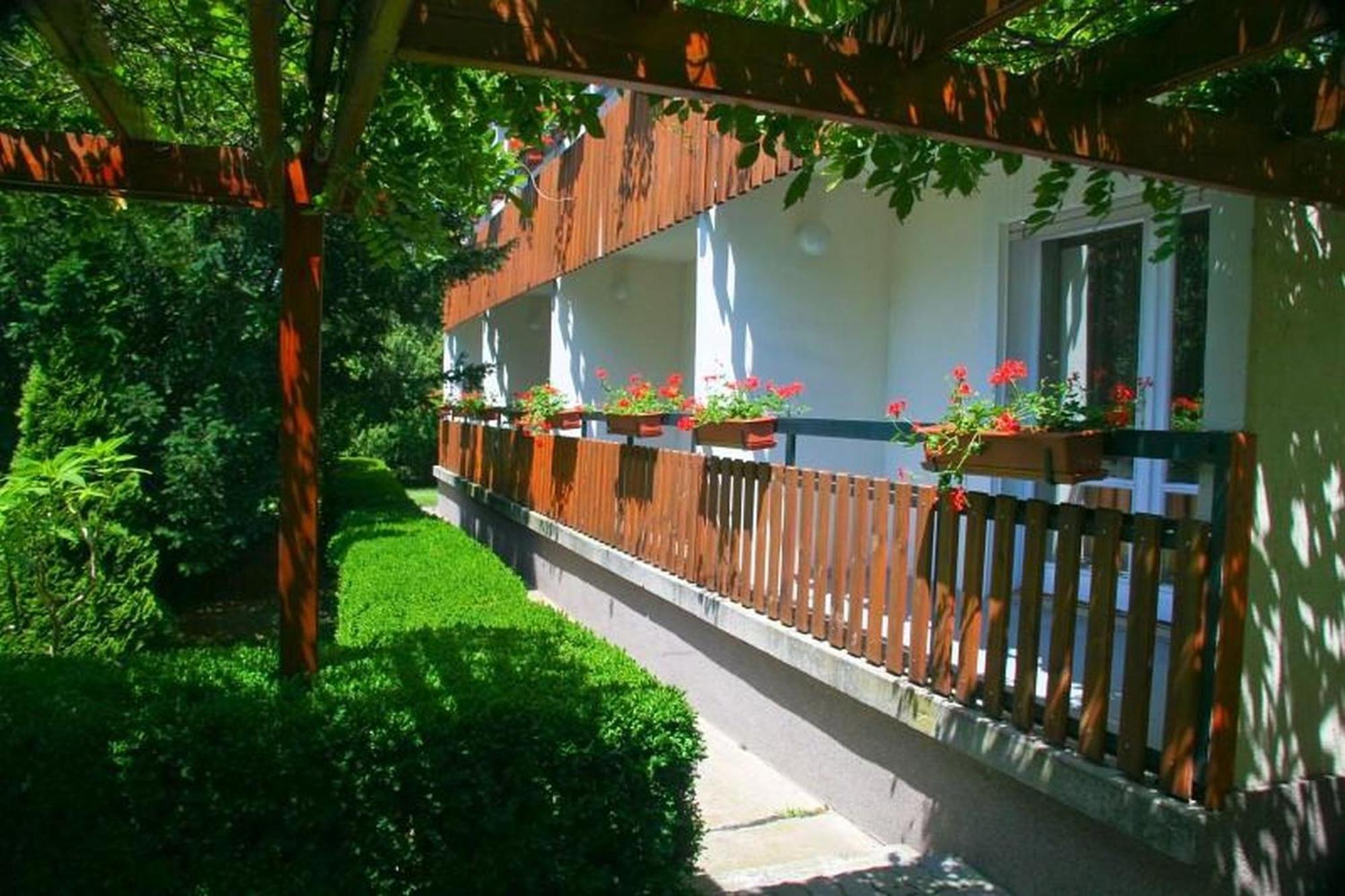 Pergola Panzio Hotel Balatonfoldvar Luaran gambar